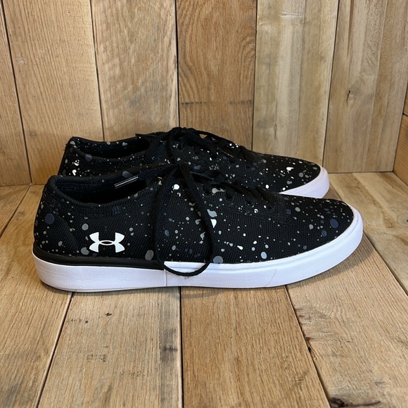 Youth Under Armour Black with White and Grey Splatter Shoes - Picture 3 of 7